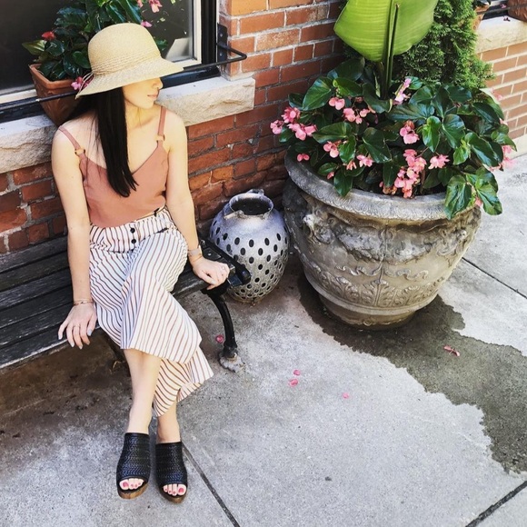 Meet your Posher, Anie - Picture 4 of 16